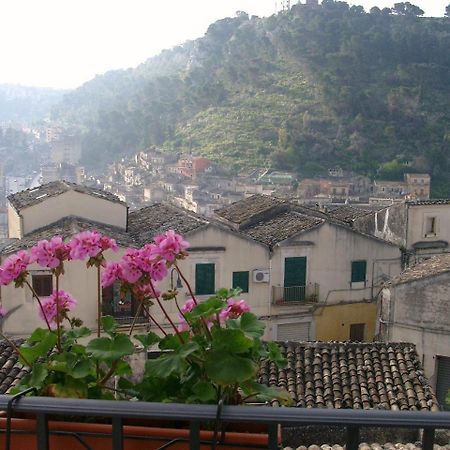Chicchi Di Melograno Bed and Breakfast Modica Exteriör bild