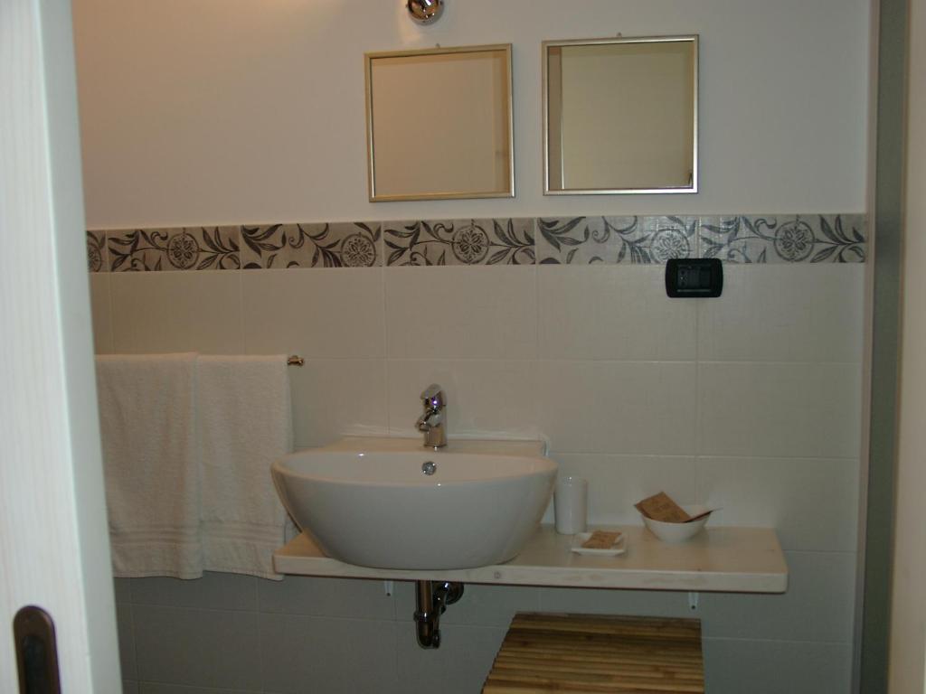 Chicchi Di Melograno Bed and Breakfast Modica Rum bild