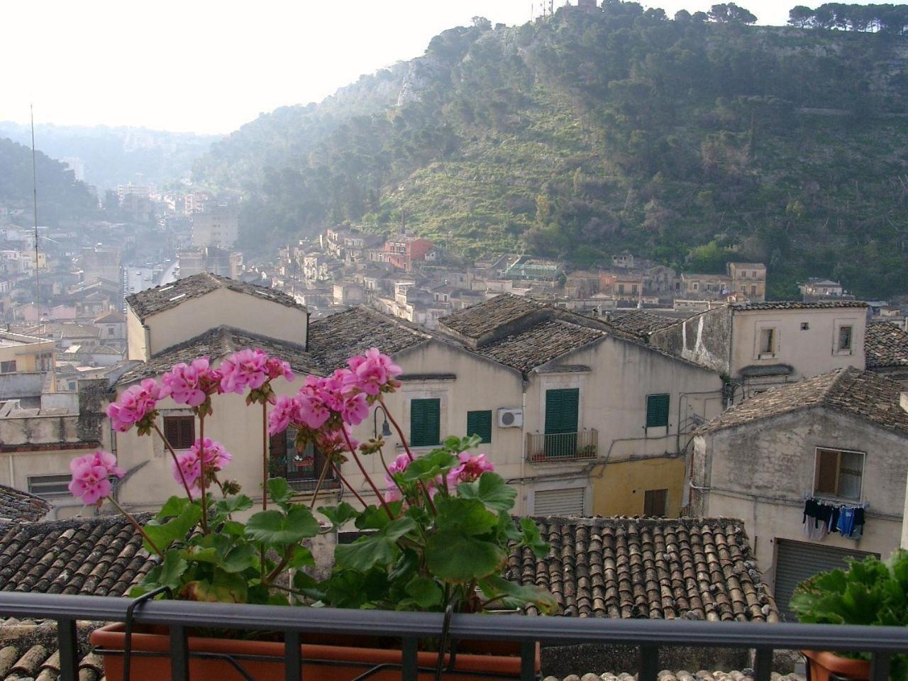 Chicchi Di Melograno Bed and Breakfast Modica Exteriör bild